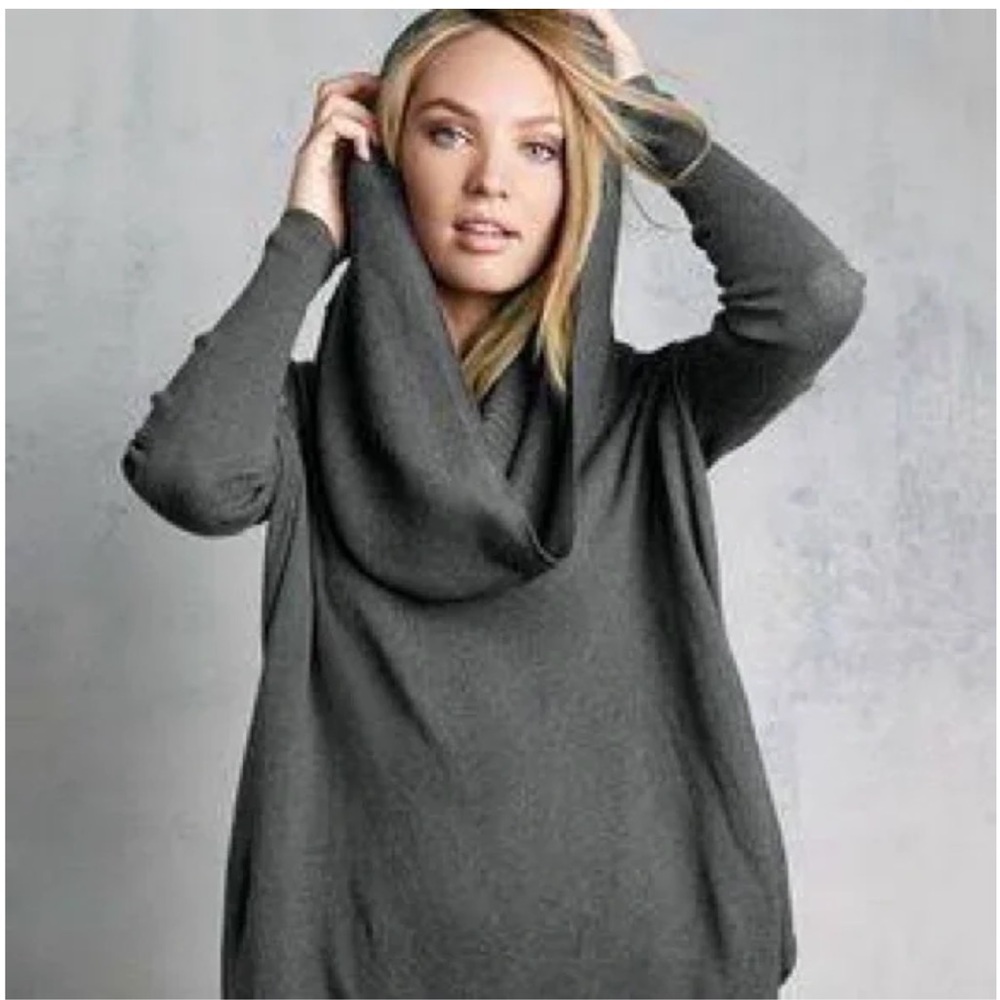 🍋‍🟩Victoria's Secret Charcoal Cowl Neck Sweater